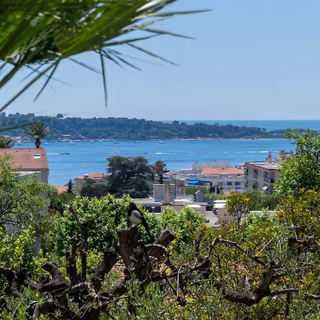 Garden-level 1-br Sea View Appartement *