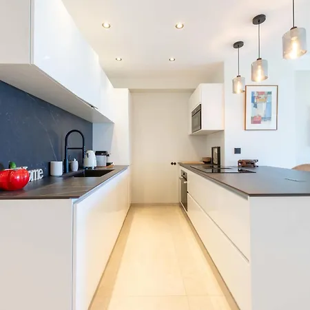 Garden-level 1-br Sea View *