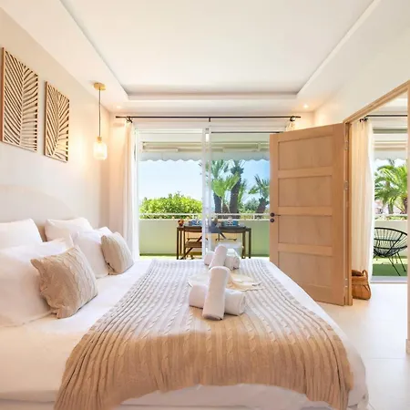 Garden-level 1-br Sea View Appartement Cannes