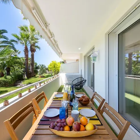 Garden-level 1-br Sea View